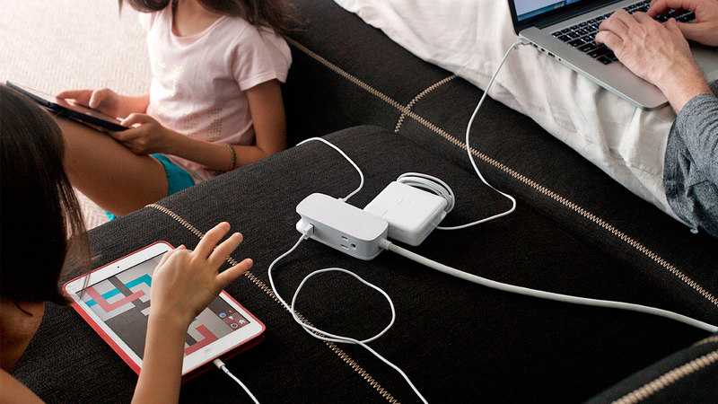 Illustration for article titled This Outlet Extender Just Made Airport Lounges Slightly More Bearable